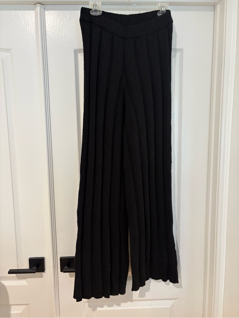 DISSH jazz Black Ribbed Wide-Leg Knit Pants